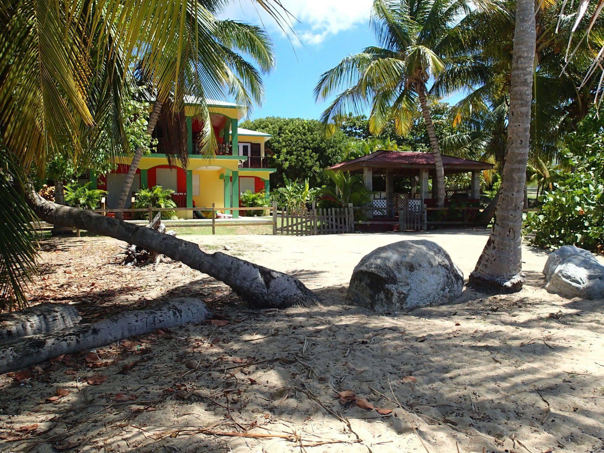 Ababor Suites Guesthouse Vieques Exterior photo